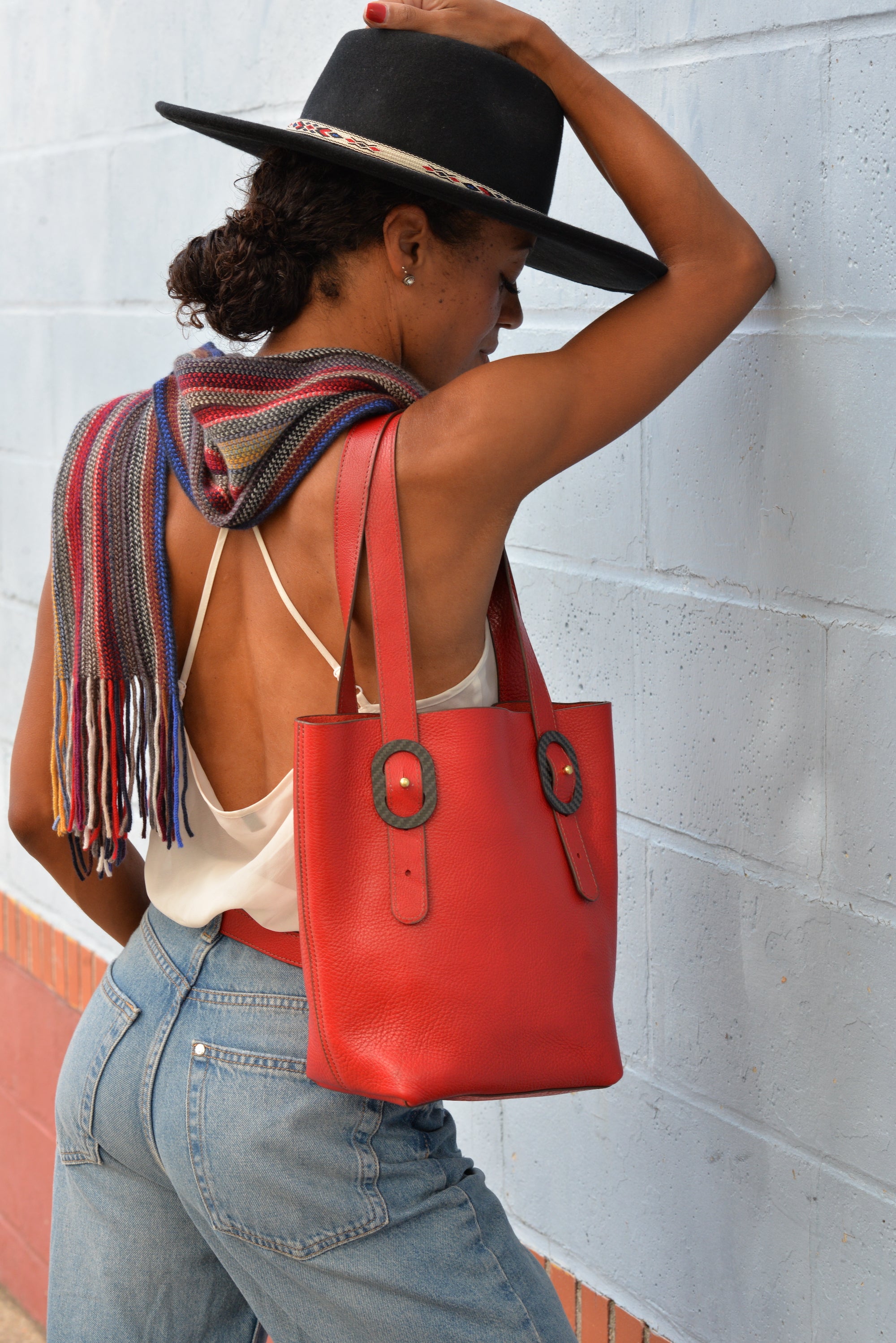 The Mini Dini Carbon Bucket Lifestyle