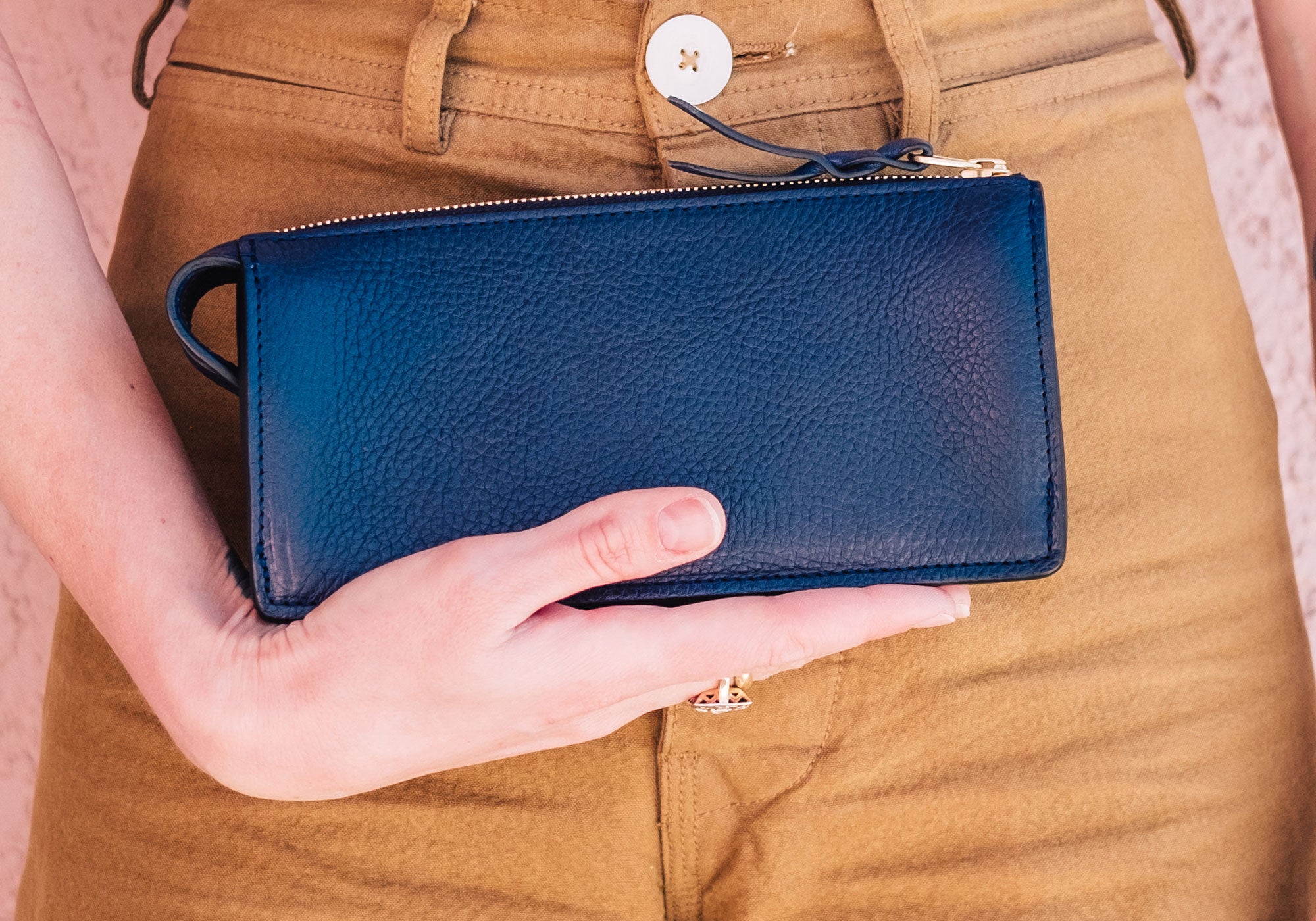 Tripp Wallet Lifestyle