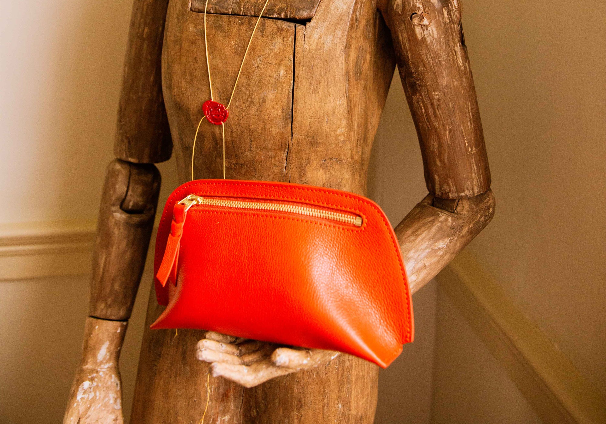 Mini Lois Pouch Lifestyle