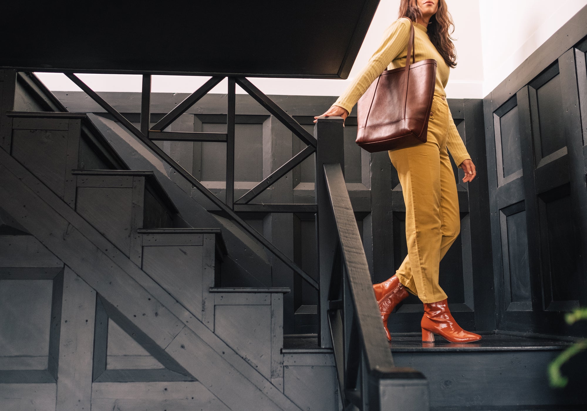 Angle Tote Lifestyle