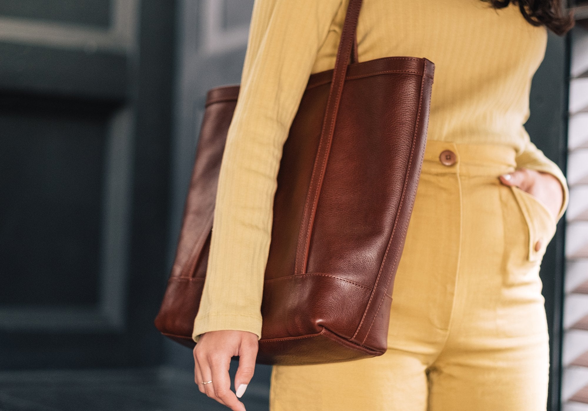 Angle Tote Lifestyle