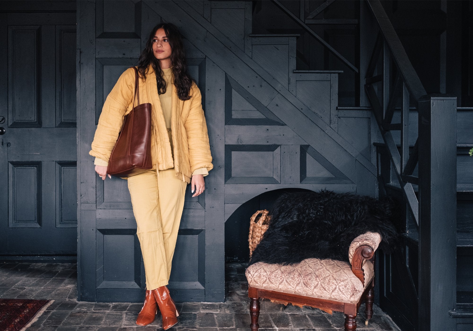 Angle Tote Lifestyle