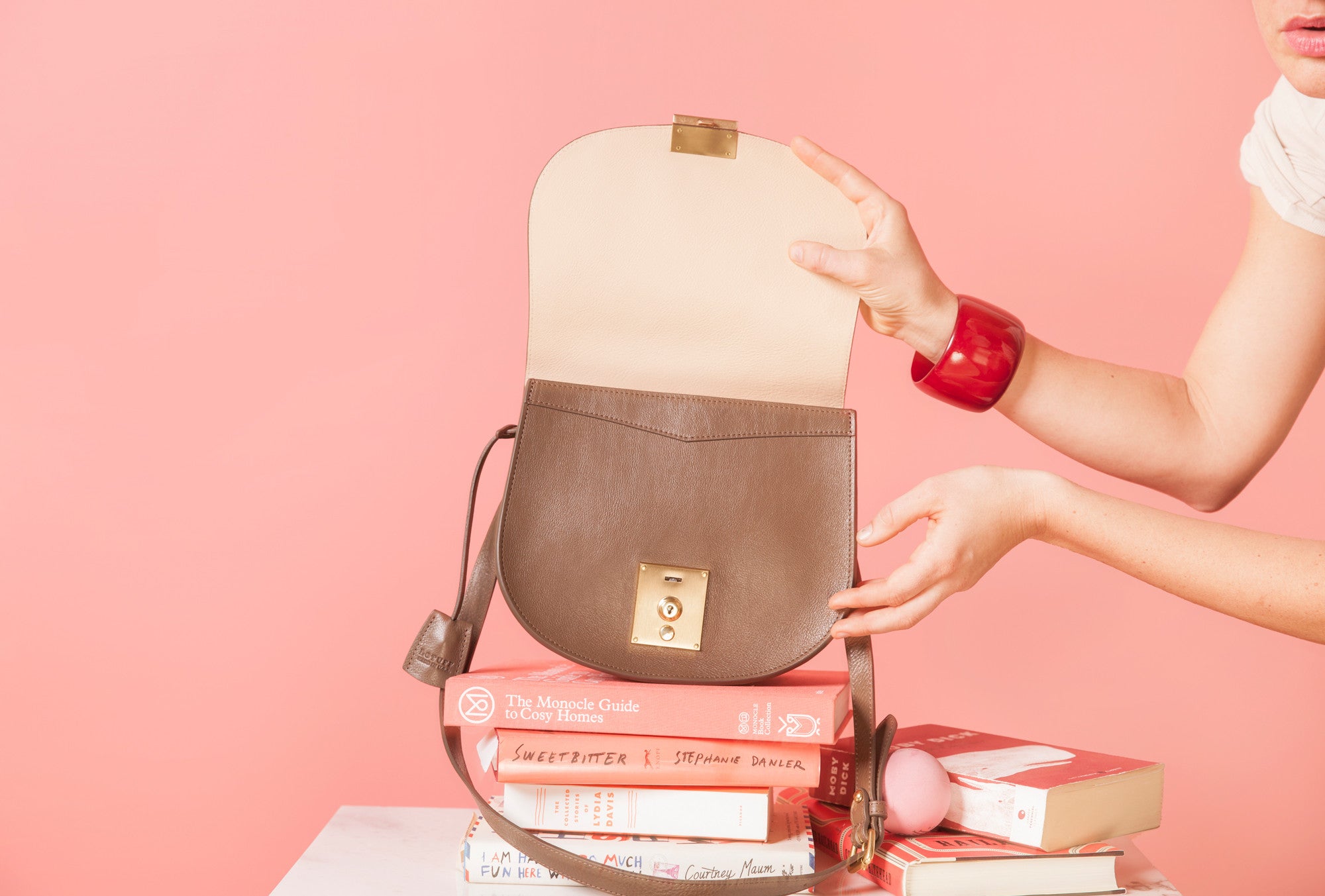 Arc Shoulder Bag Lifestyle