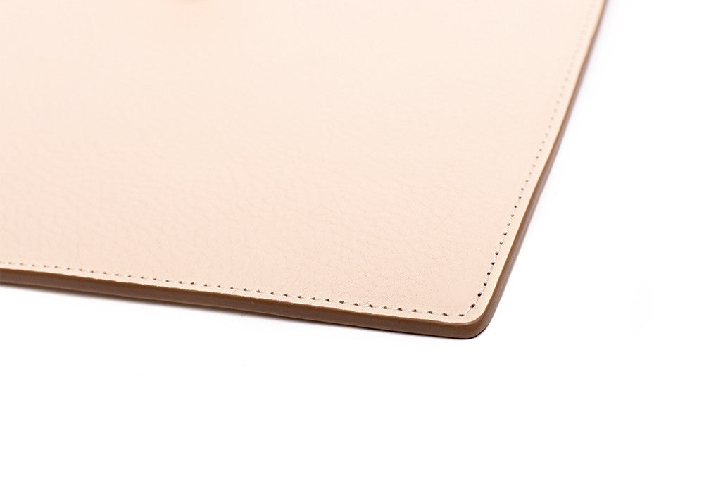 Front Leather View of No. 8 Pouch Natural