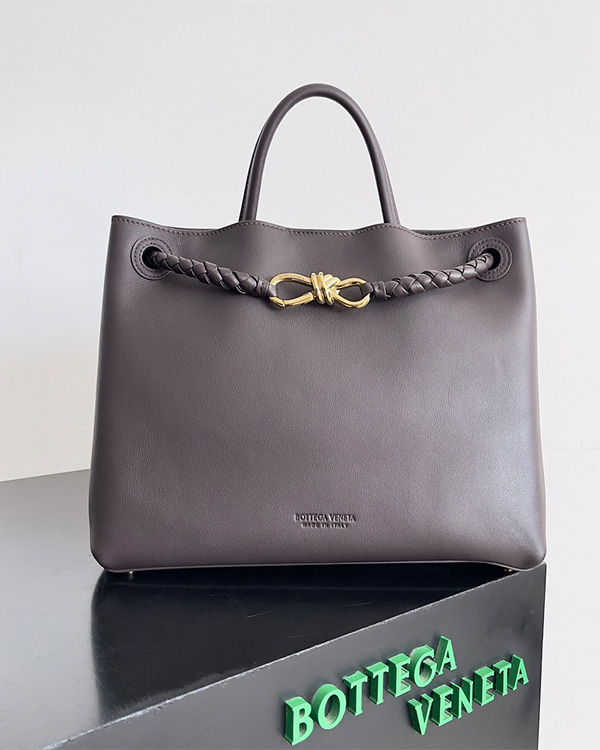 Medium Andiamo bags