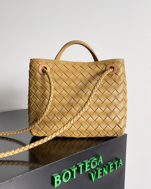 Small Andiamo diagonal cross bags