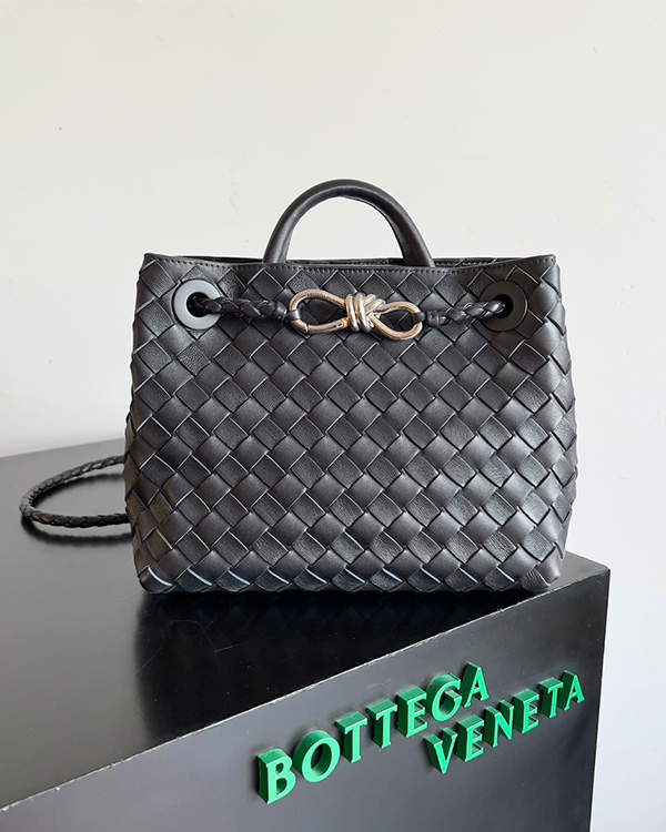 Small Andiamo diagonal cross bags