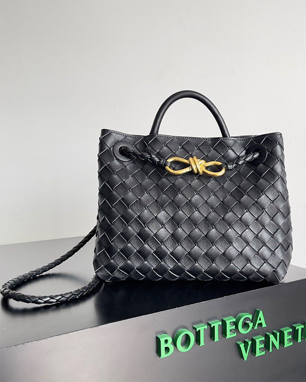 Small Andiamo diagonal cross bags (black)