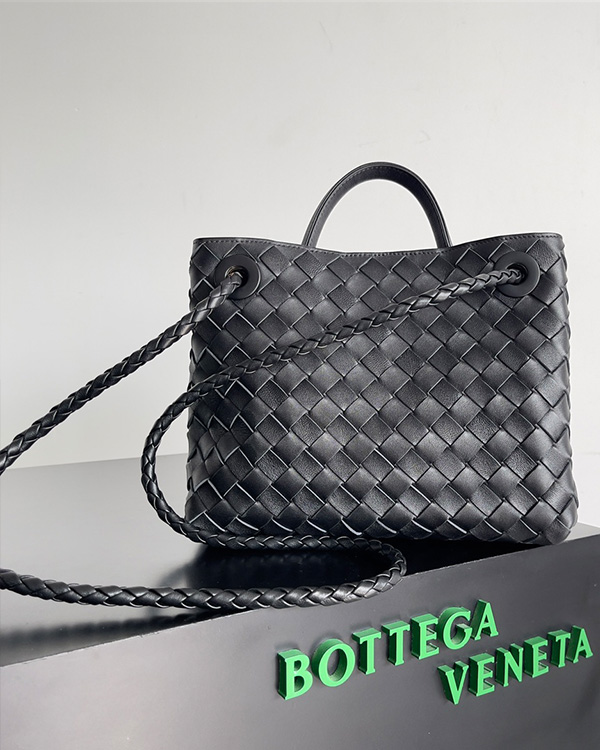 Small Andiamo diagonal cross bags (black)