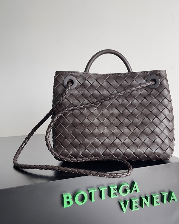 Small Andiamo diagonal cross bags (Chocolate Brown)