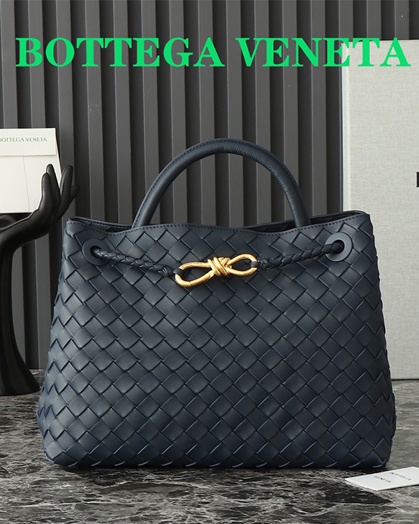 Medium Andiamo diagonal cross bags (Sapphire blue)