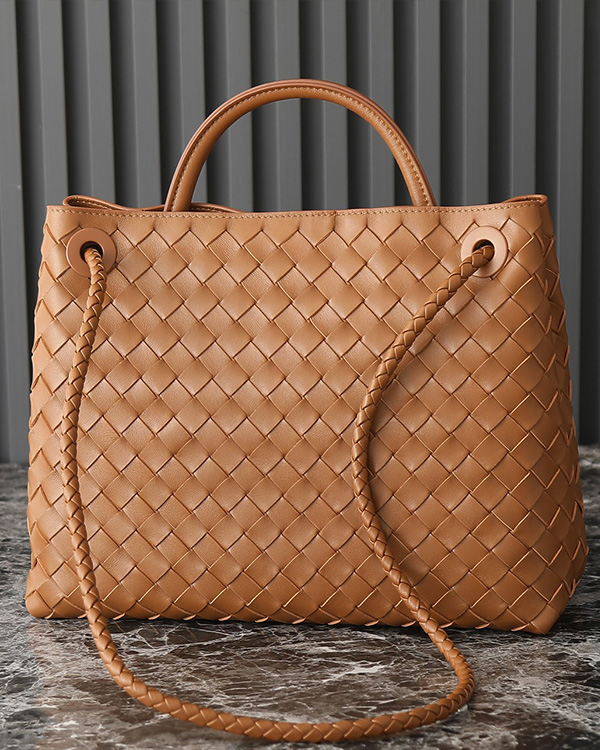 Medium Andiamo diagonal cross bags (Log color)