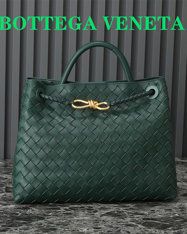 Medium Andiamo diagonal cross bags (Grandmother Green)