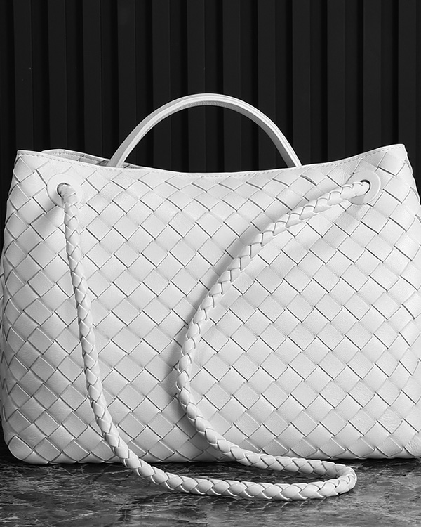 Medium Andiamo diagonal cross bags (white)