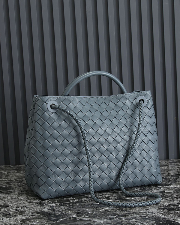 Medium Andiamo diagonal cross bags (Lightning Grey)