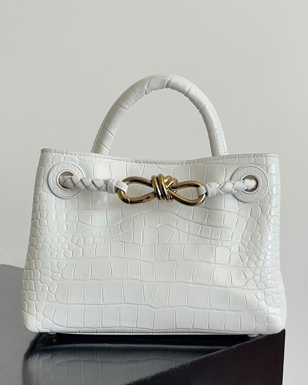 Small Andiamo Crocodile Pattern Cross Bag (white)