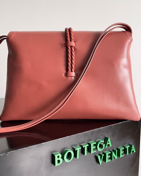 Liberta crossbody bag (brick-red)